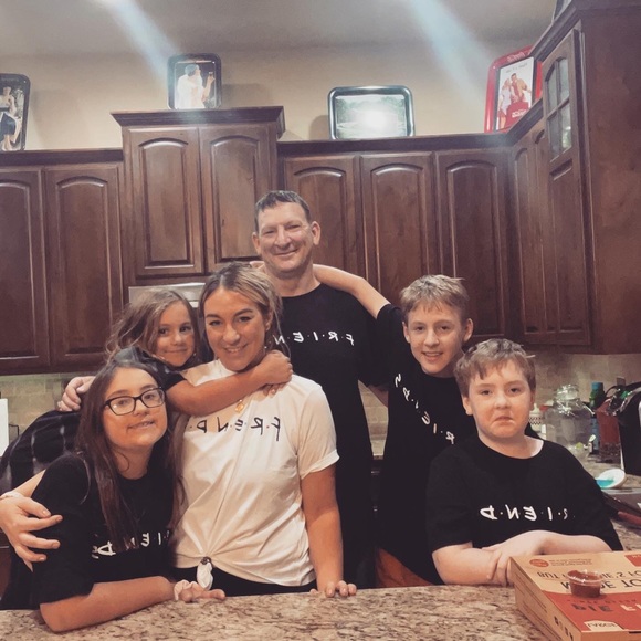 Meet your Posher, Jackie Baughman. Family of 6! - Picture 4 of 6